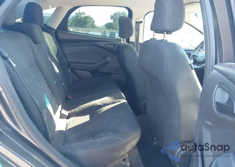 2017 Ford Focus S z USA, uszkodzony, nr VIN 1FADP3E25HL255297